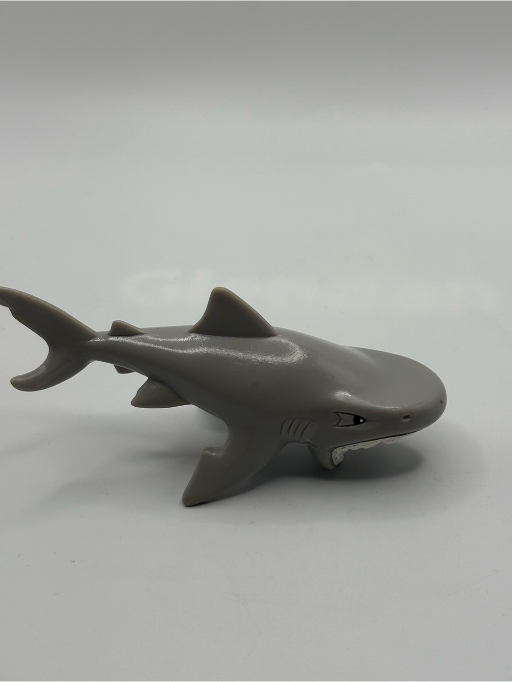 1998 Red Lobster Gray Promotional PVC Great White Shark Figure Toy Vintage 4”